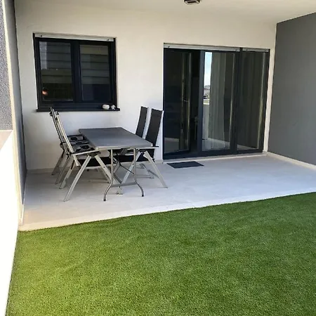 Nela Apartment *